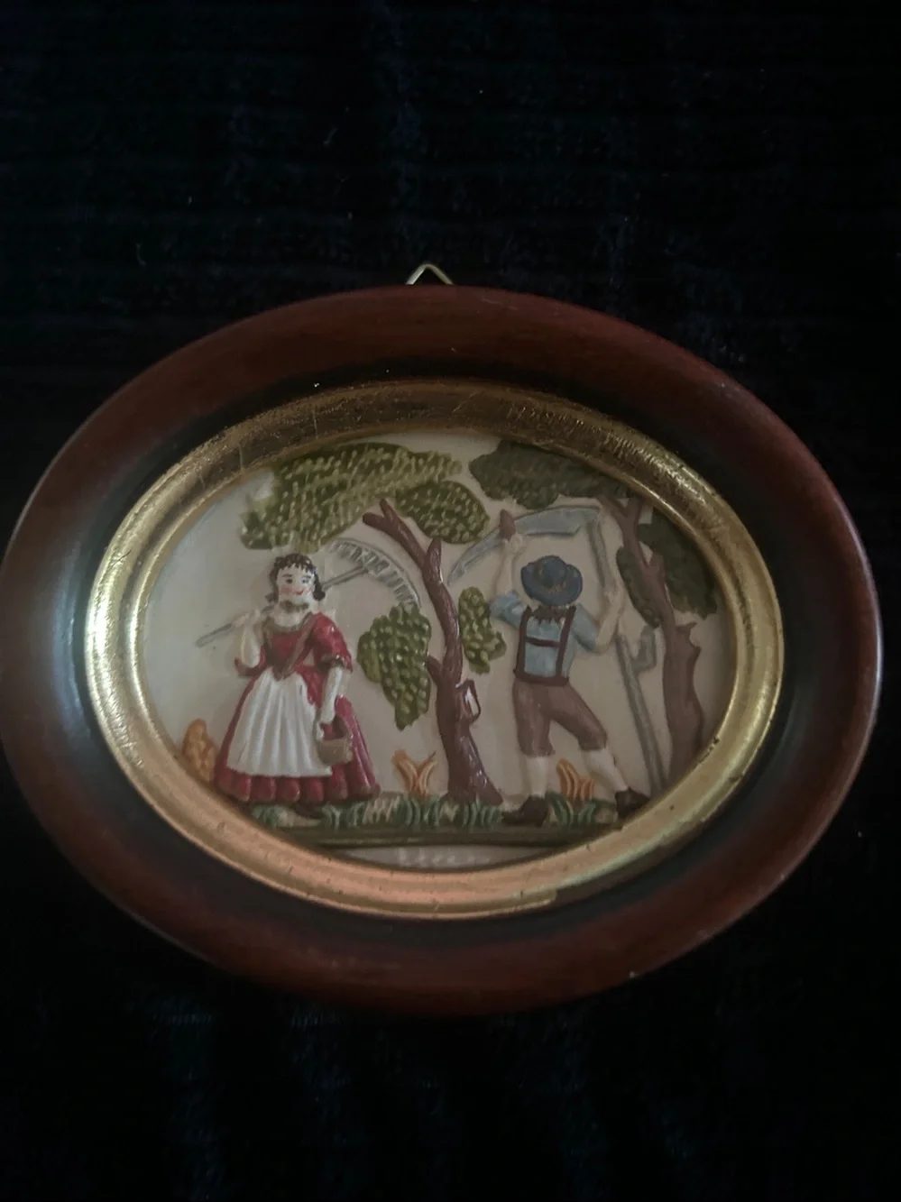 3 D Decorative Oval Wood Framed Wall Plaque in Brown and Gold